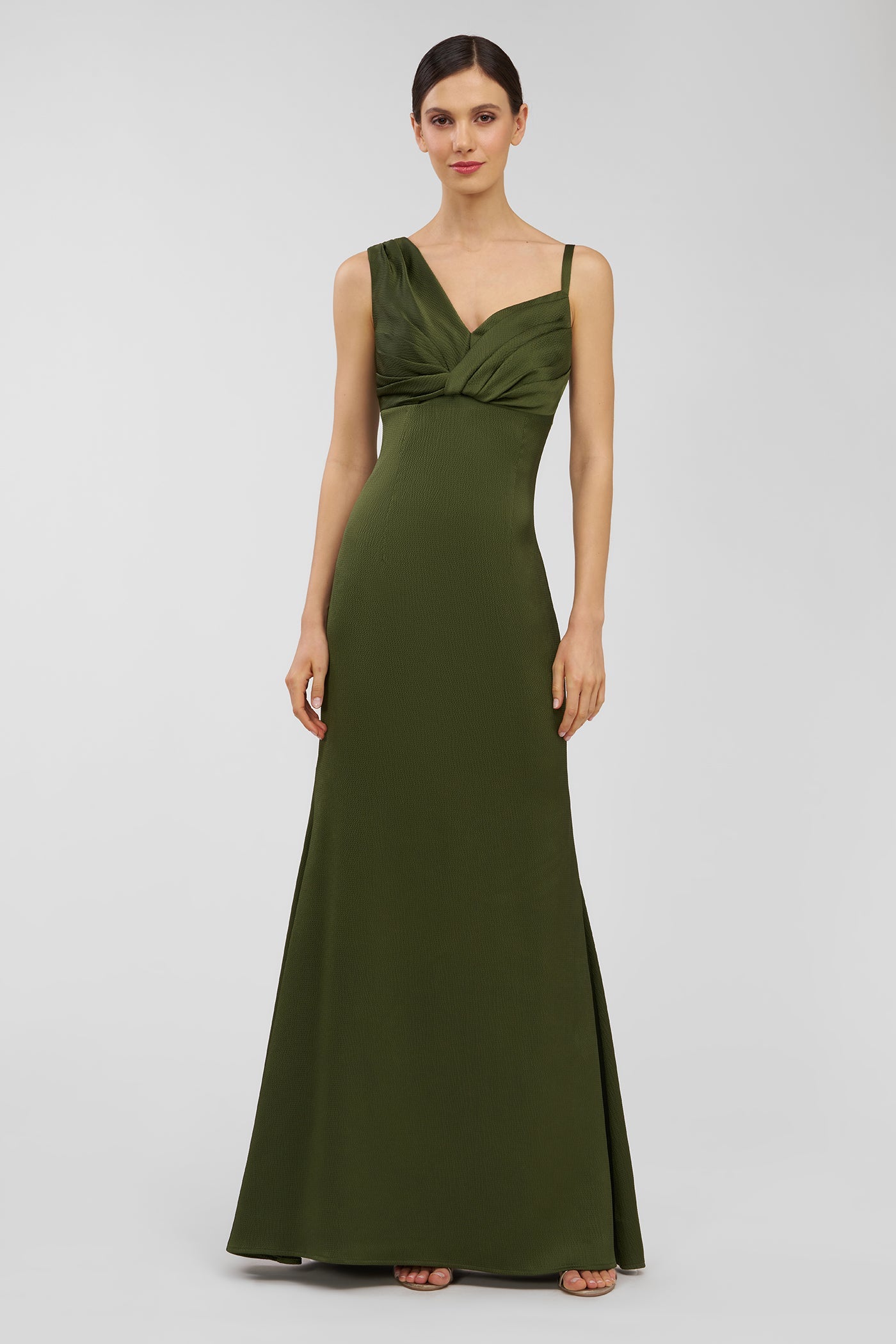 Pia Gown