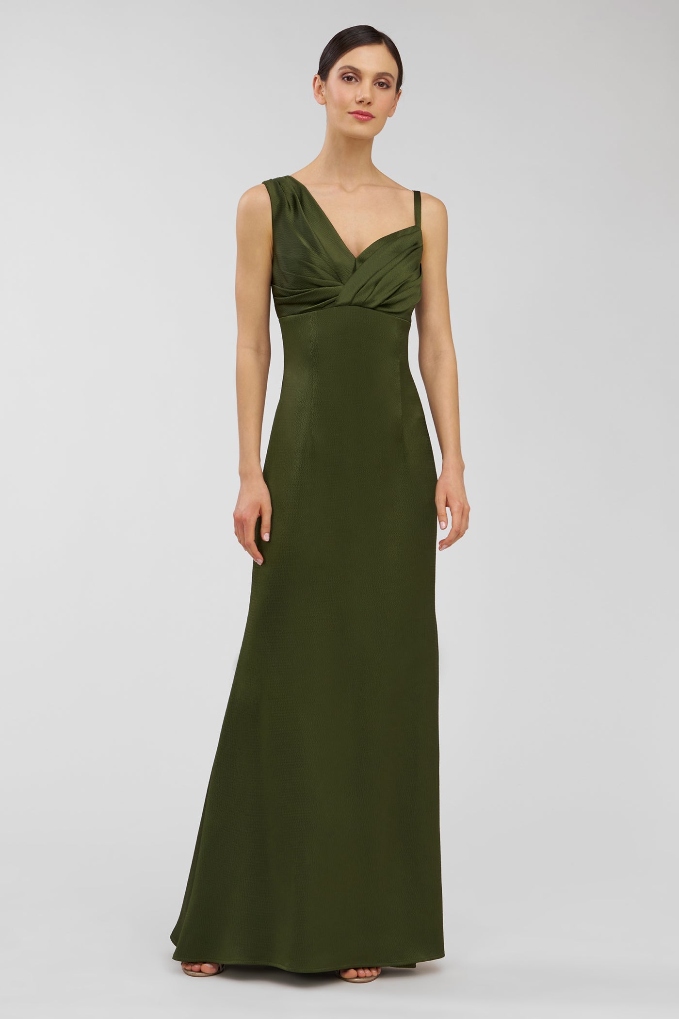 Pia Gown