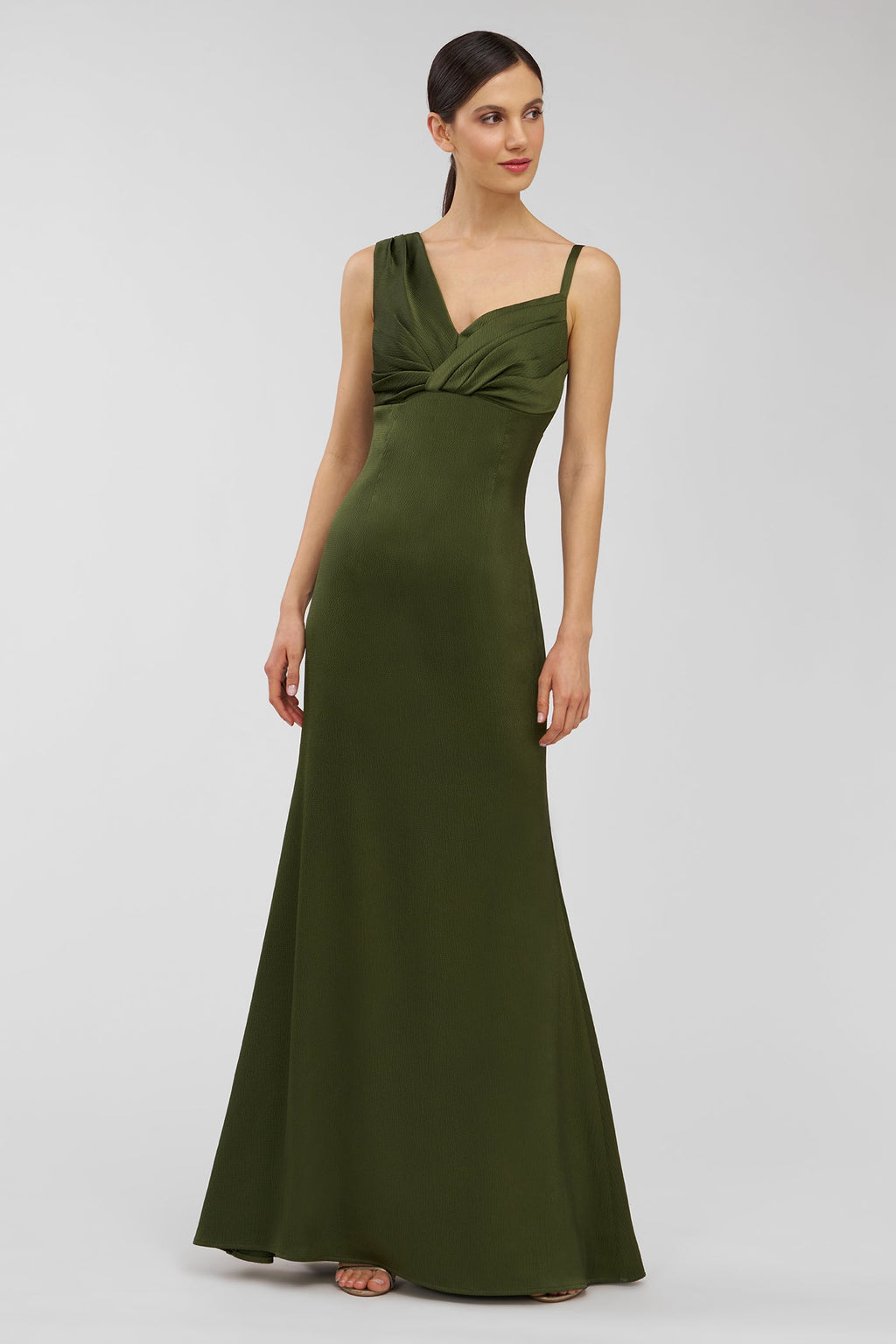Pia Gown