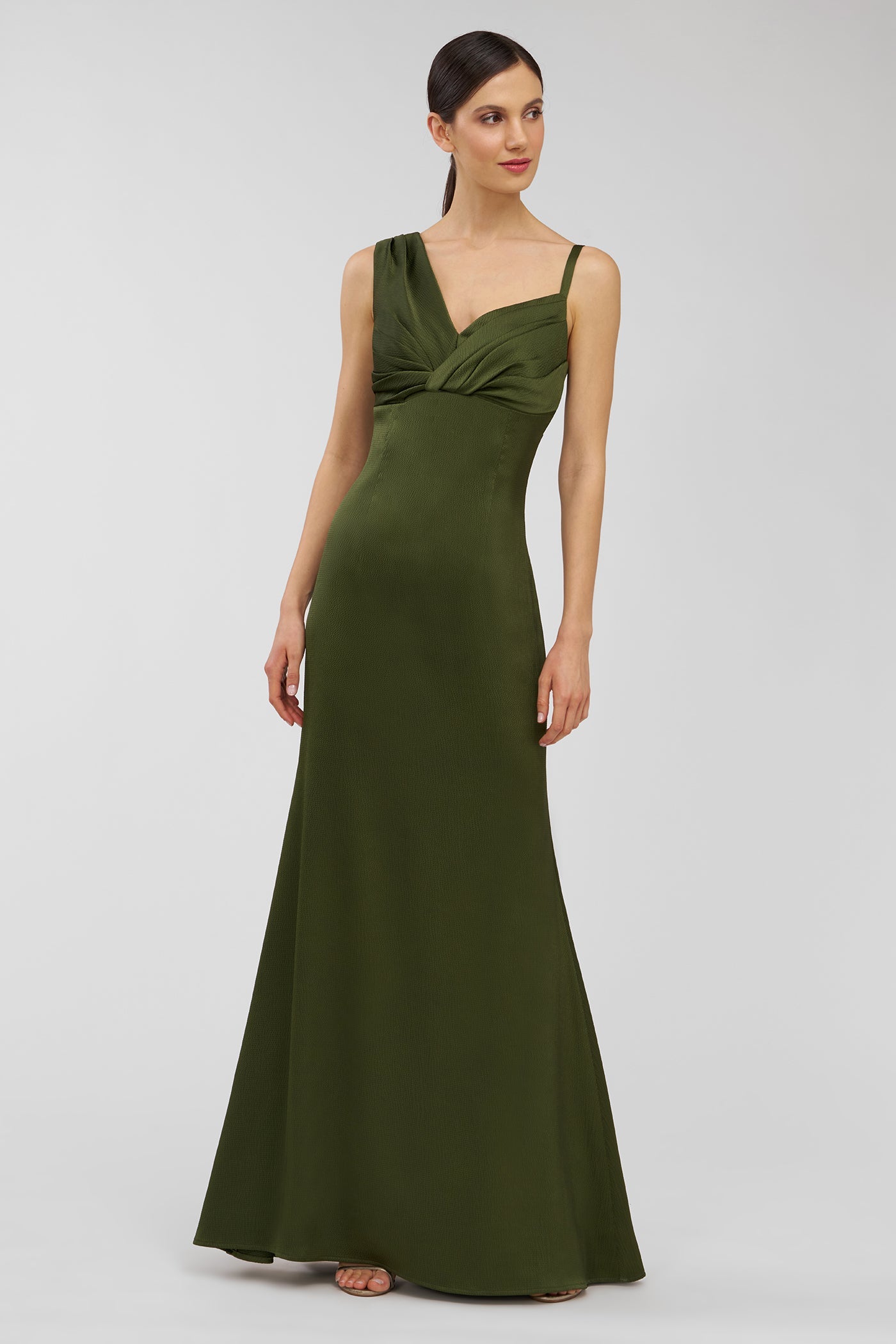 Pia Gown